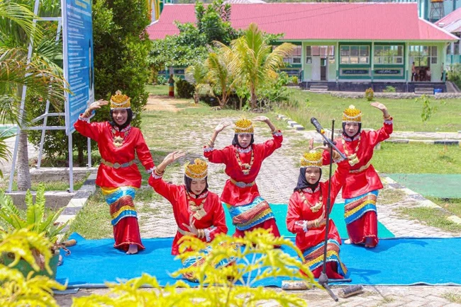 Pentas Seni Tari MAN 1 Buton